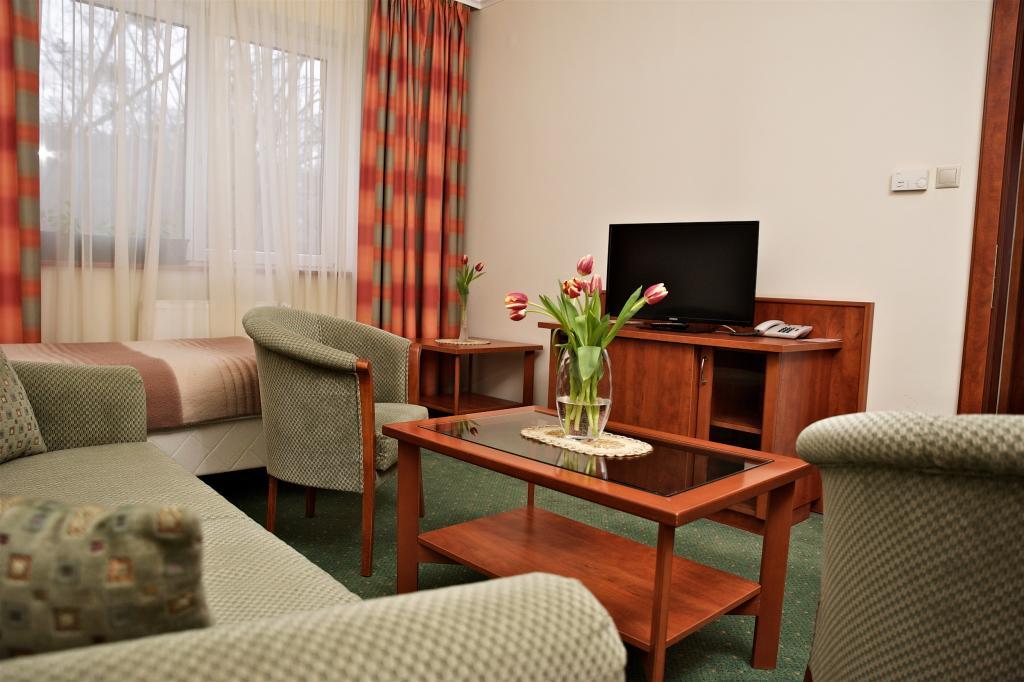 Hotel Lukacs Superior Kazincbarcika Rum bild